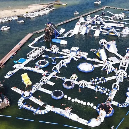 Et Jaccuzy Sur La Chalet *